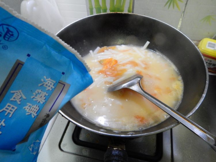 西红柿鸡蛋年糕汤步骤12