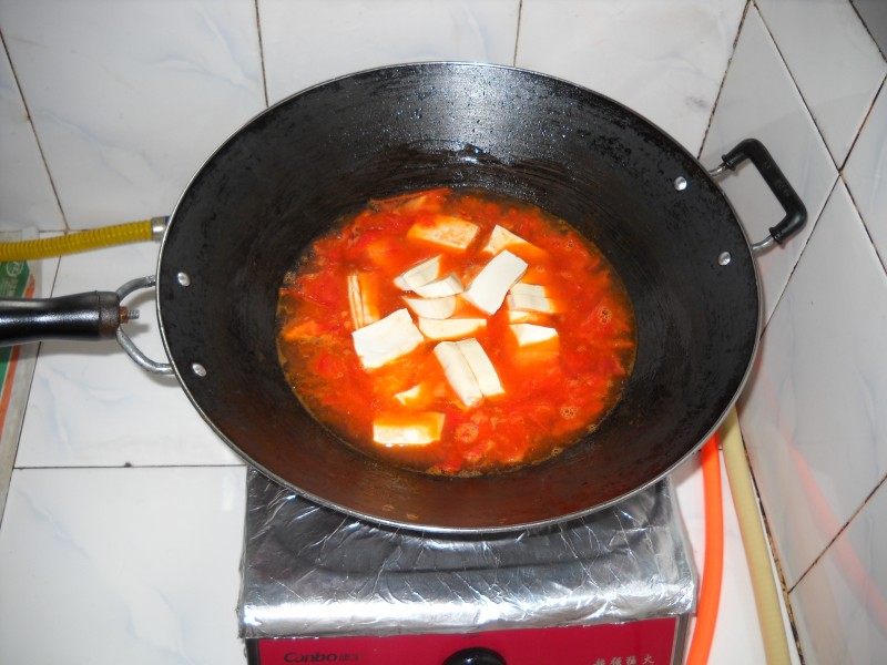 茄汁鱼丸豆腐煲步骤6
