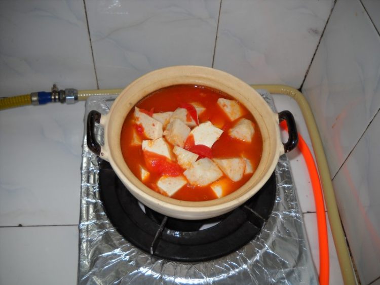 茄汁鱼丸豆腐煲步骤8