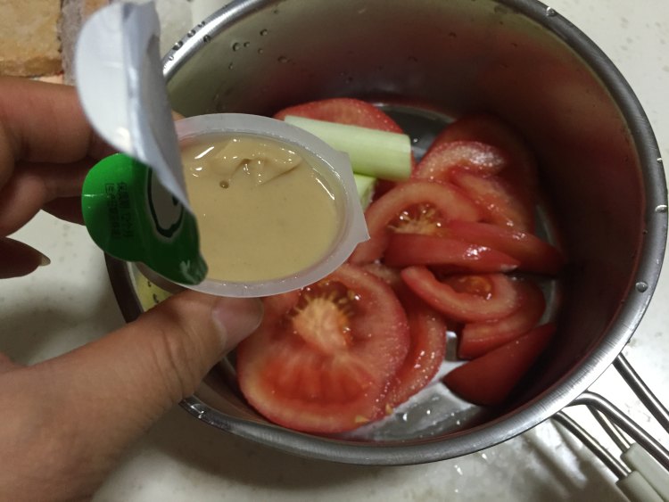 番茄浓汤火锅步骤2