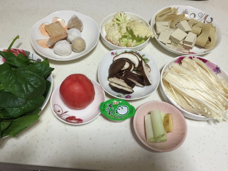 番茄浓汤火锅步骤1