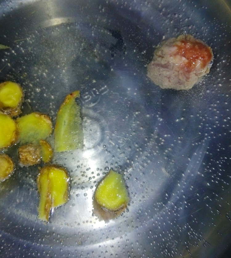 肉圆子火锅步骤4