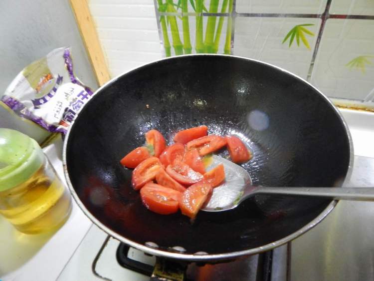 西红柿小瓜鸡蛋汤步骤5