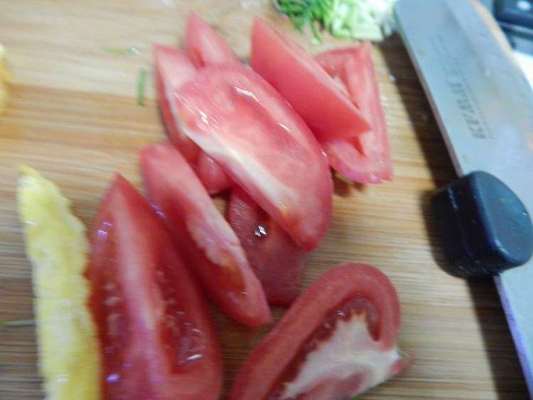 西红柿豆腐丝汤步骤7