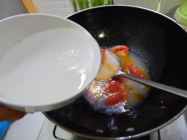 西红柿豆腐丝汤步骤10