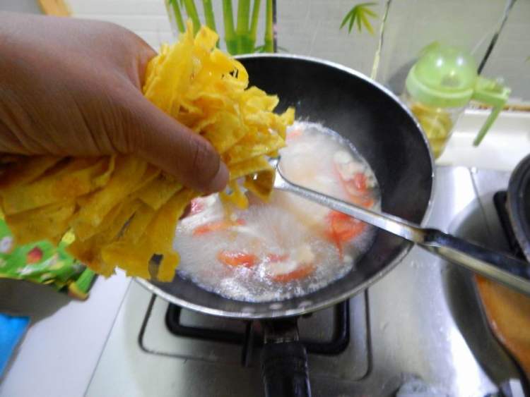 西红柿豆腐丝汤步骤14