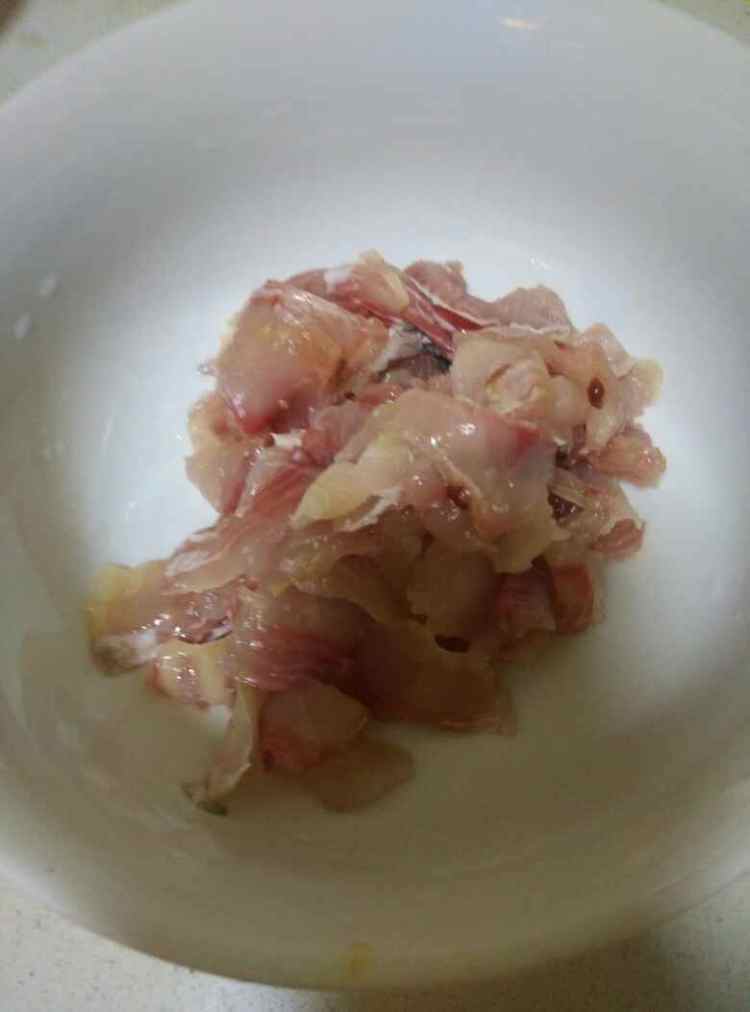 西红柿财鱼片汤步骤2