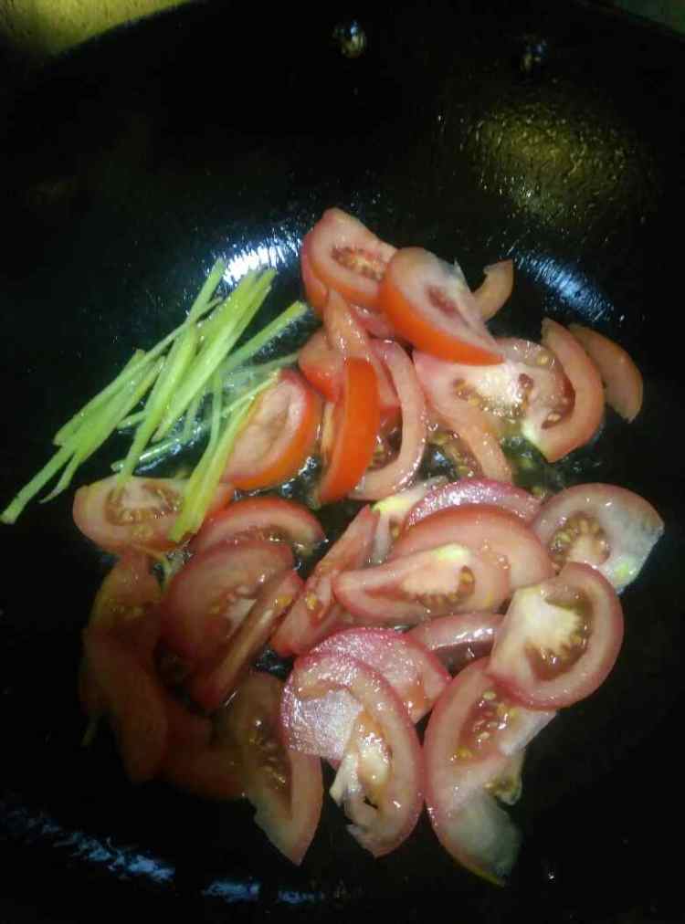 西红柿财鱼片汤步骤7