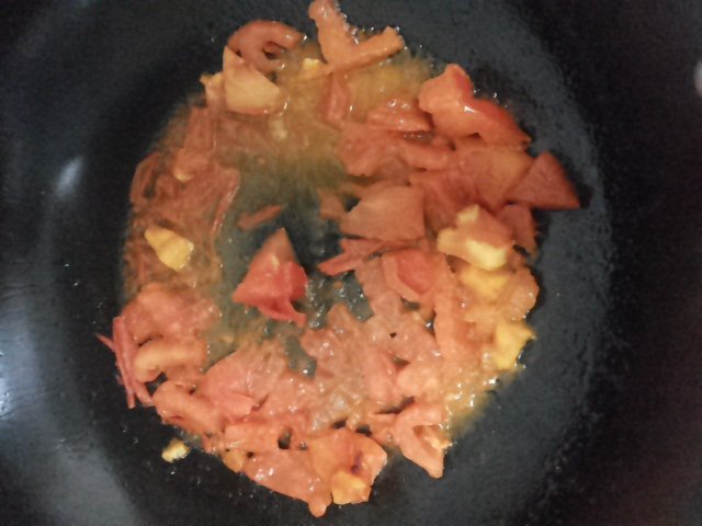 番茄金针茹烧鸡肉步骤5