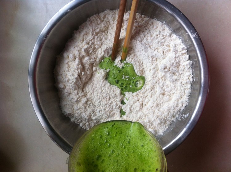 西红柿鸡蛋菠菜扯面步骤4