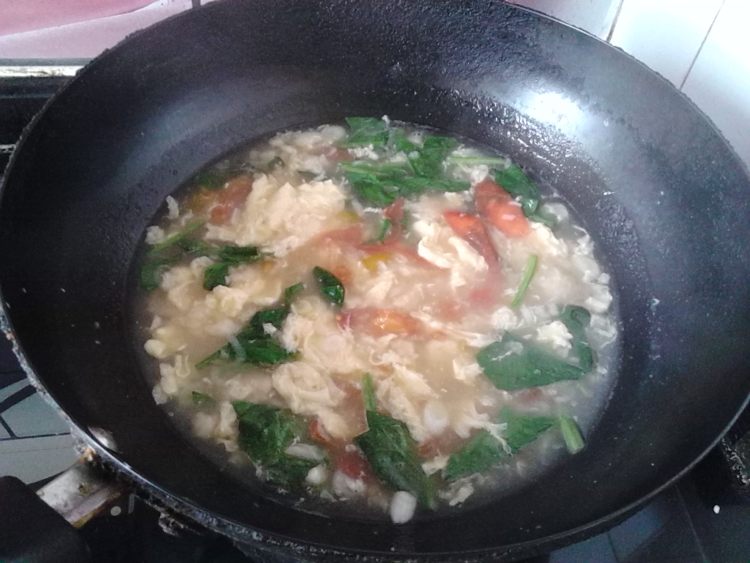 西红柿菠菜疙瘩汤步骤7