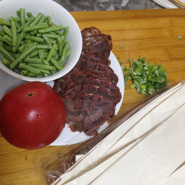 酸汤牛肉面步骤1