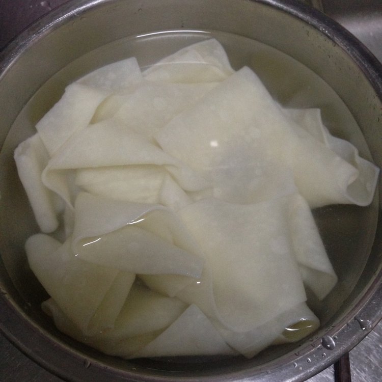 酸汤牛肉面步骤7