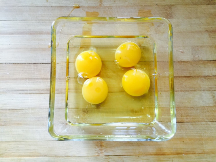 茄汁鸡蛋仔步骤1