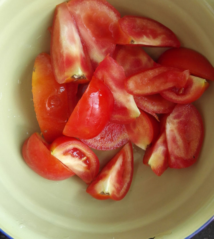 茄子炒西红柿步骤3