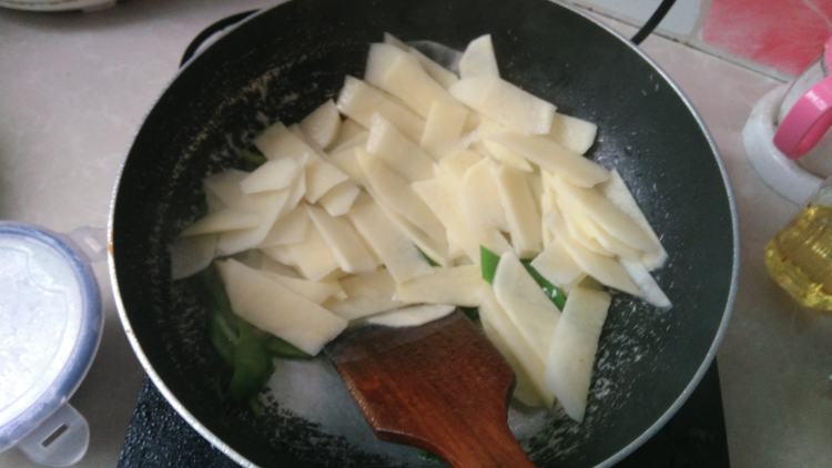 家常土豆片步骤7