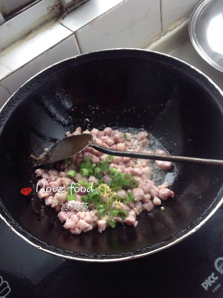 西红柿肉丁打卤面步骤7