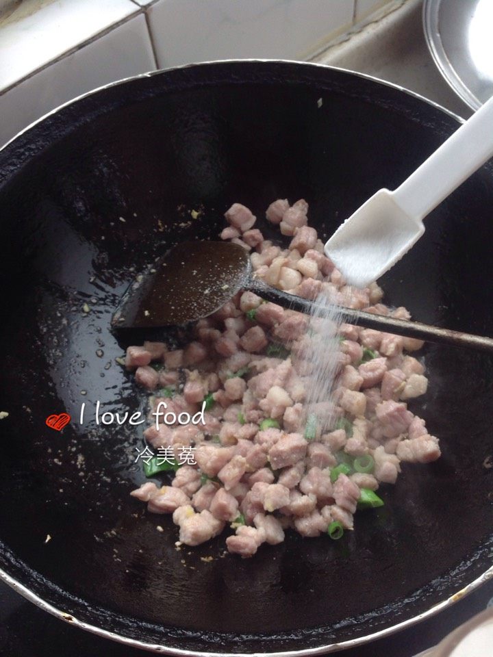 西红柿肉丁打卤面步骤8