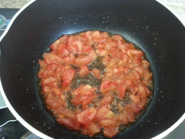 西红柿鲜虾鸡蛋面步骤3