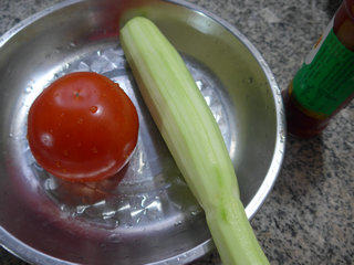 西红柿煮夜开花步骤1