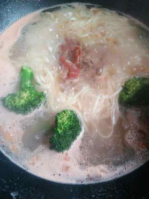 番茄瘦肉汤面步骤6