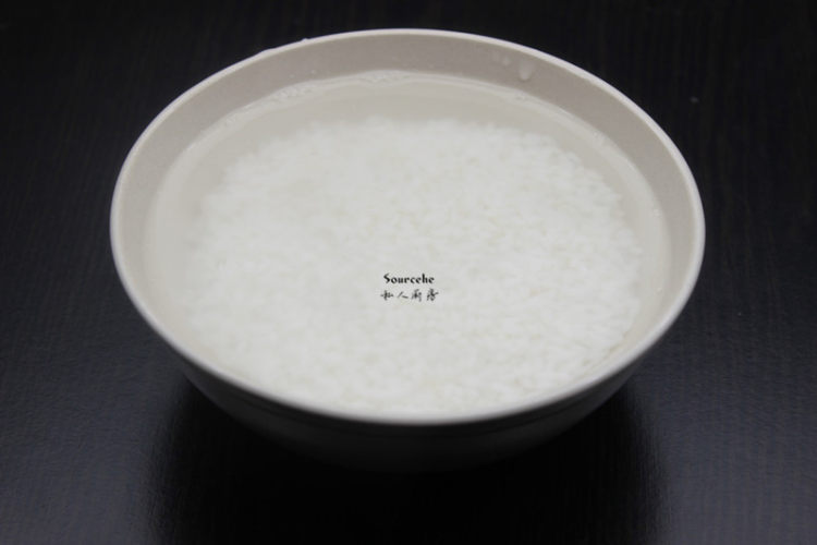 西兰花皮蛋粥#本味家步骤2