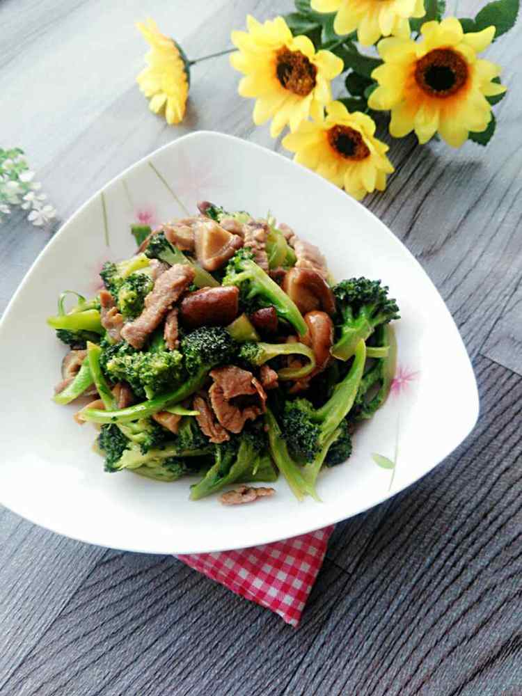 西兰花香菇滑肉片步骤12