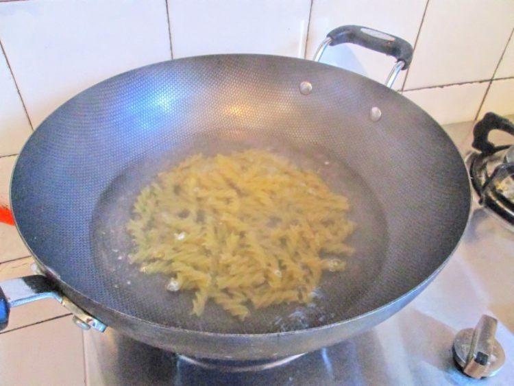 中式香菇肉末意面#百步骤2