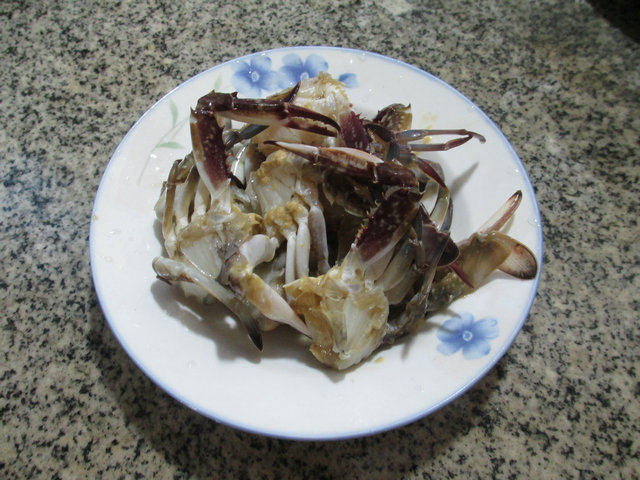 西兰花炒螃蟹步骤2