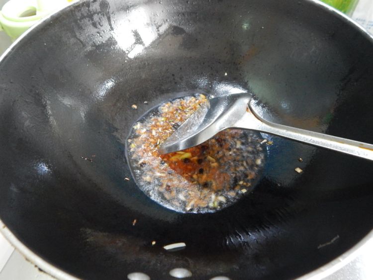 花生米油泼西兰花步骤8