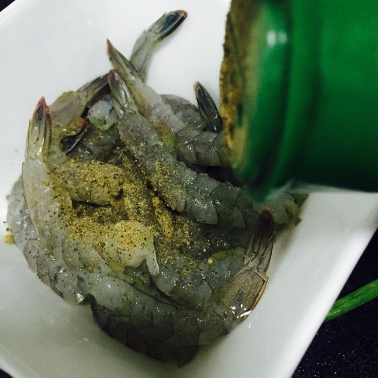 西兰花虾球步骤2