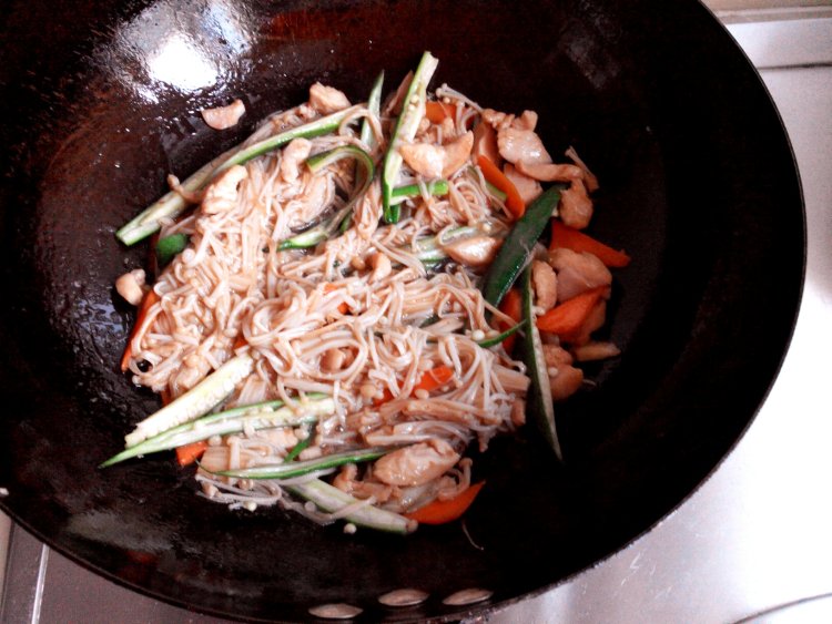 鸡肉金针菇步骤9