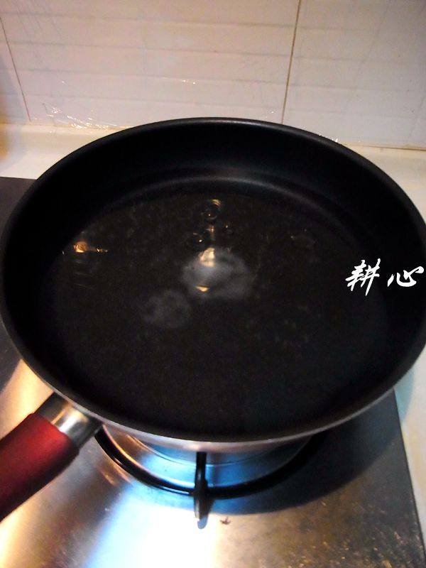 胡萝卜木耳炒西兰花步骤5