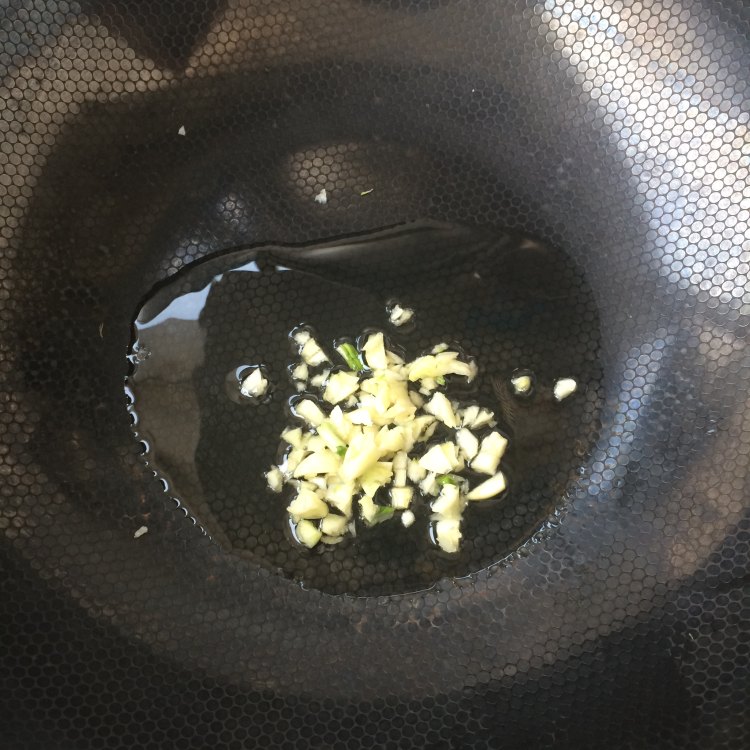 木耳炒西兰花步骤9
