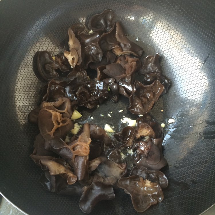 木耳炒西兰花步骤10