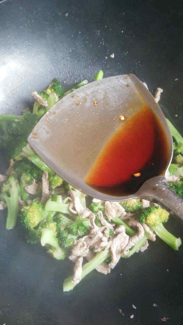 西兰花炒肉丝步骤10