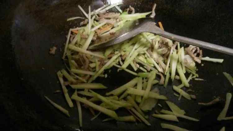 新肉炒三丝步骤4