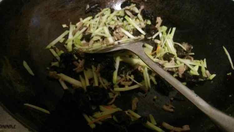 新肉炒三丝步骤5
