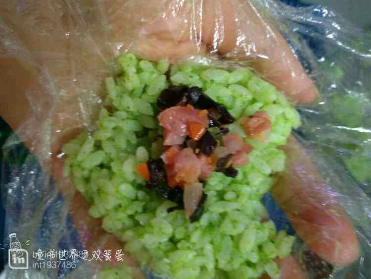 毛毛虫饭团步骤6