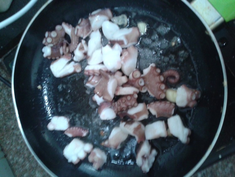 西兰花炒八爪鱼步骤2