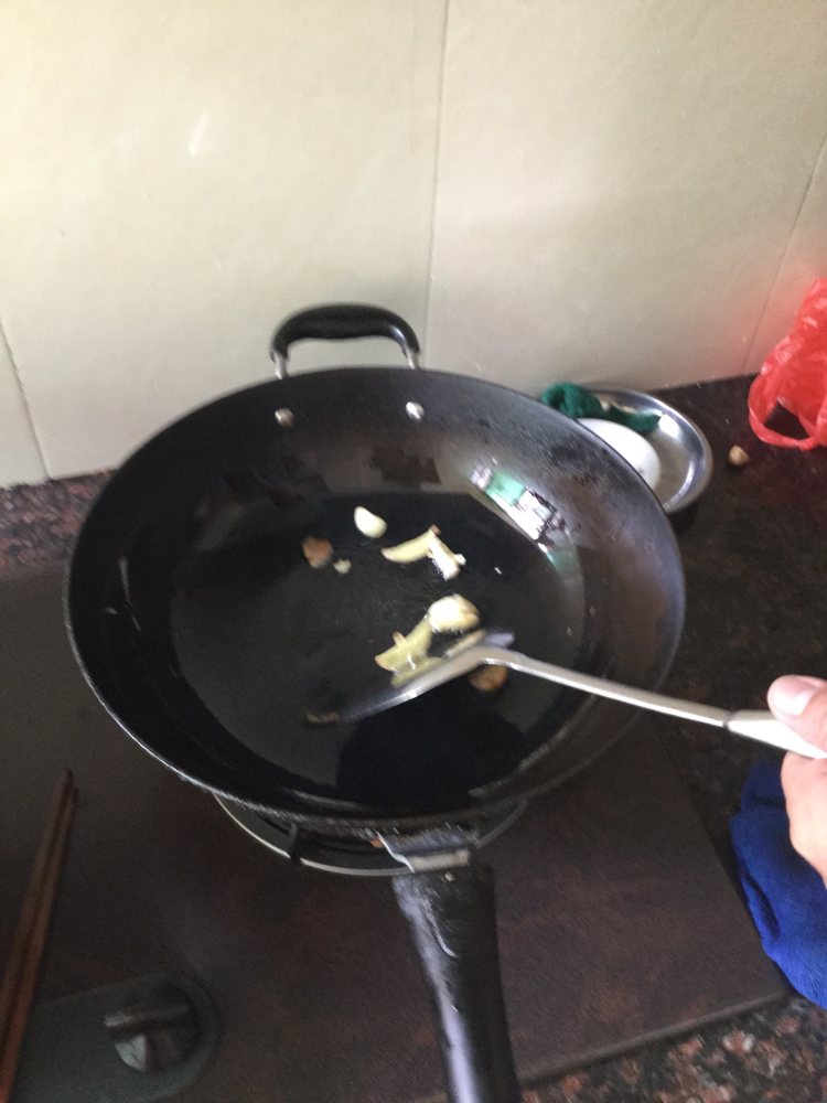 西兰花炒西芹步骤6