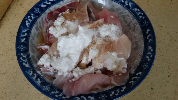 西兰花香炒脆鲩步骤2
