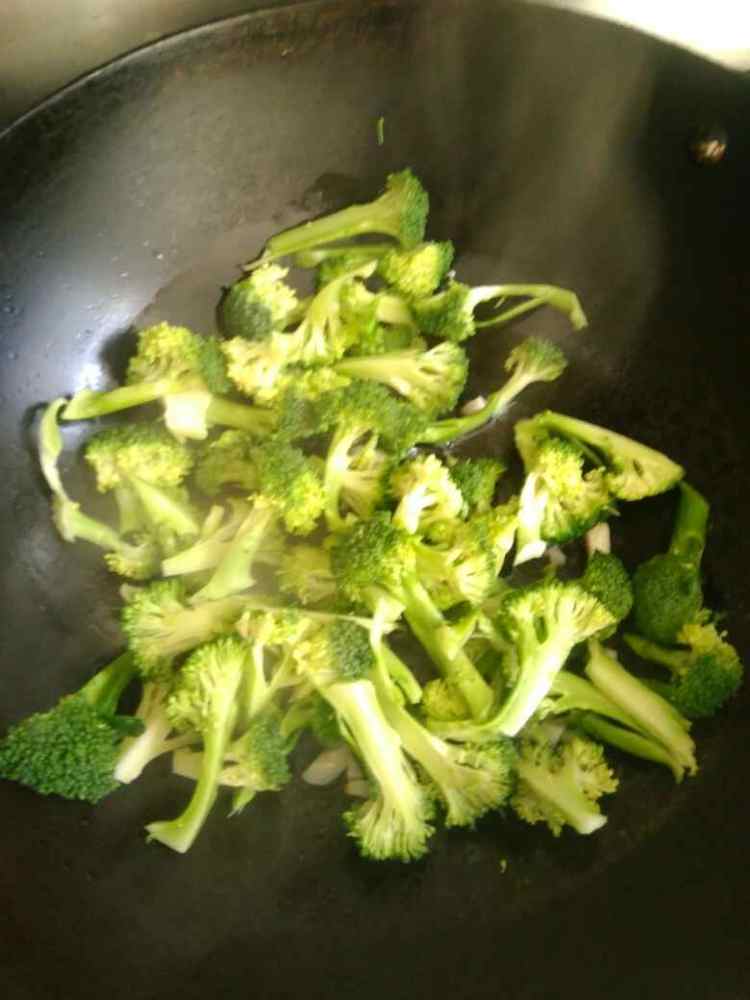 【儿童美食】蚝油西兰步骤3