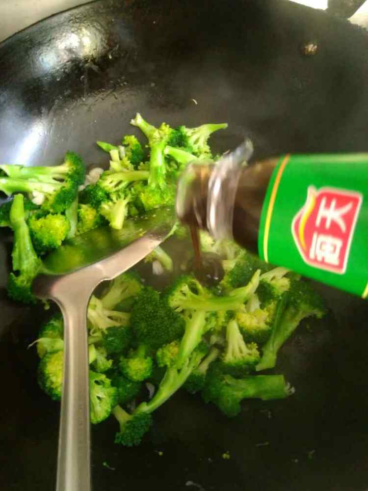 【儿童美食】蚝油西兰步骤4