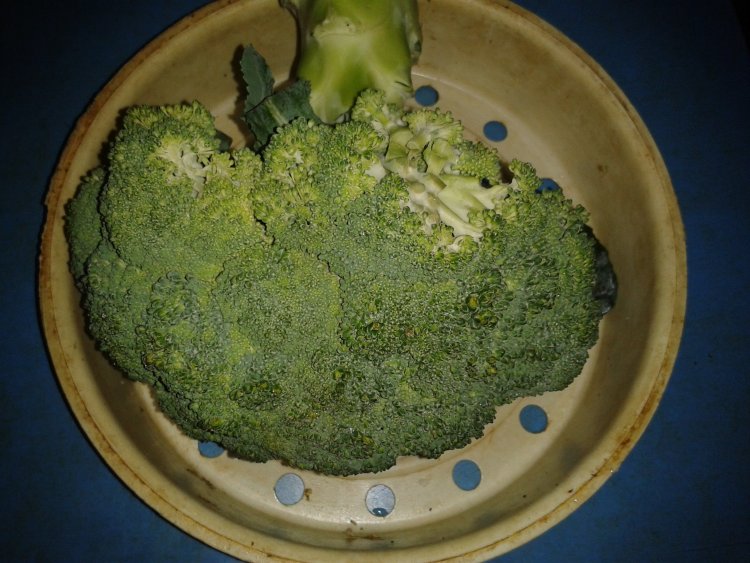 西兰花炒瘦肉步骤1