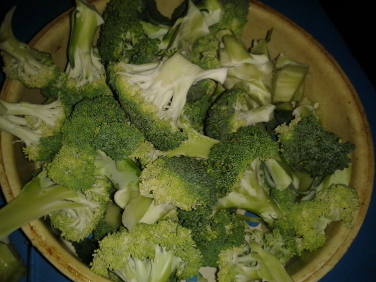 西兰花炒瘦肉步骤2