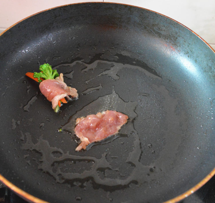 芝香西兰花猪肉卷步骤6