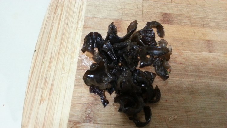 腊肠木耳西兰花炒饭步骤4