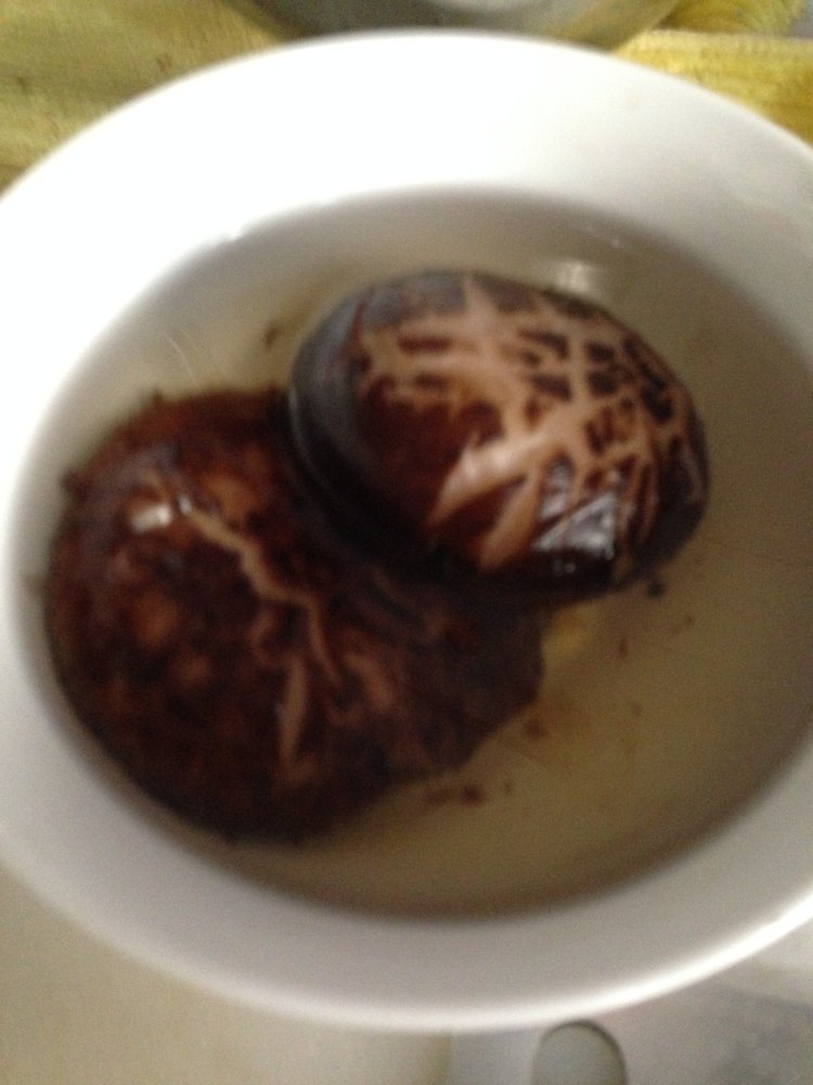 酱汁香菇西兰花步骤2