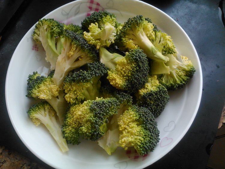 蚝油西兰花杏鲍菇步骤2